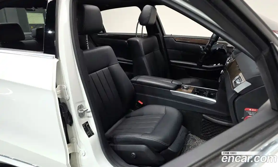 Mercedes-Benz E-Class 2016 3.5 Автомат в Москве № 160853, фото 17