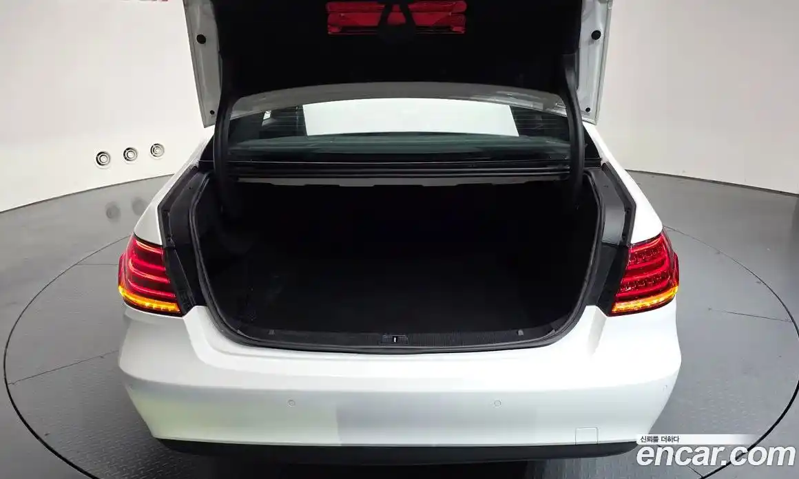 Mercedes-Benz E-Class 2016 3.5 Автомат в Москве № 160853, фото 9