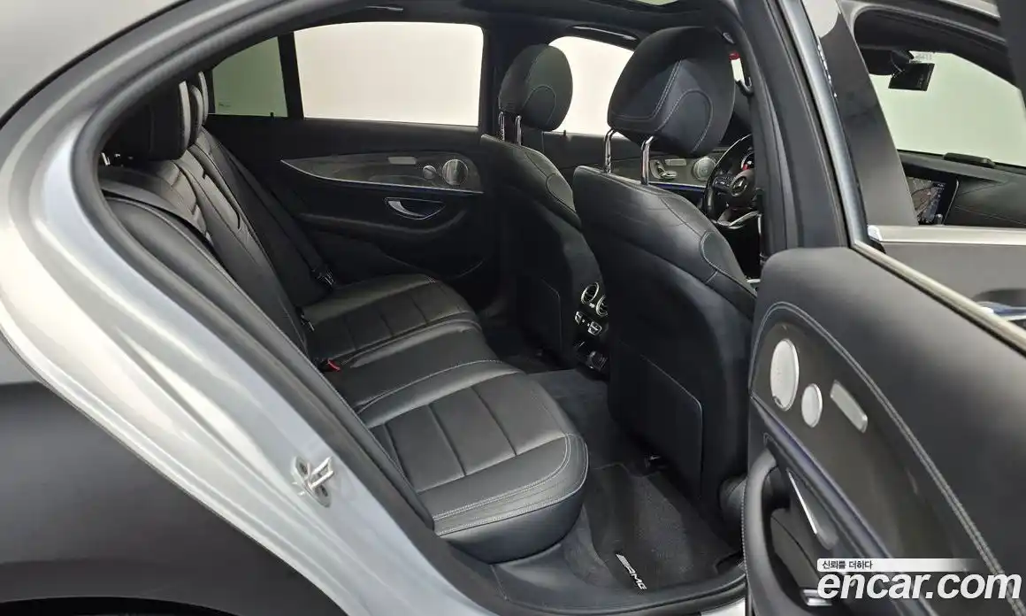 Mercedes-Benz E-Class 2020 2.0 Автомат в Москве № 161530, фото 3