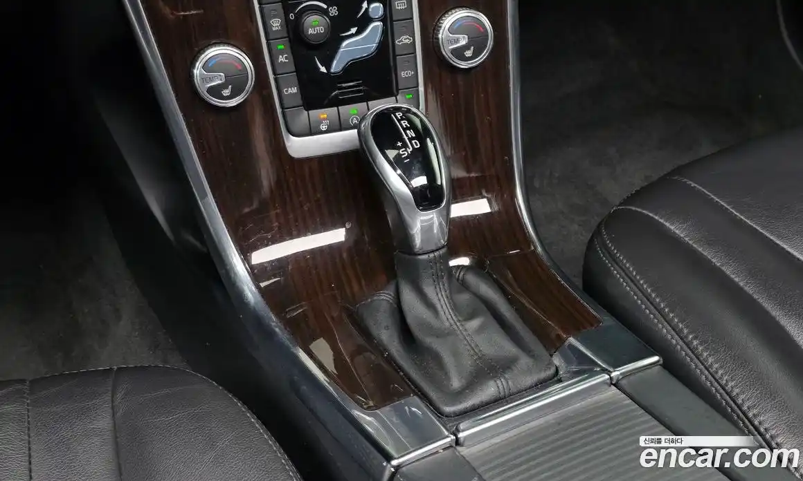 Volvo XC60 2017 2.0 Автомат в Москве № 164666, фото 12