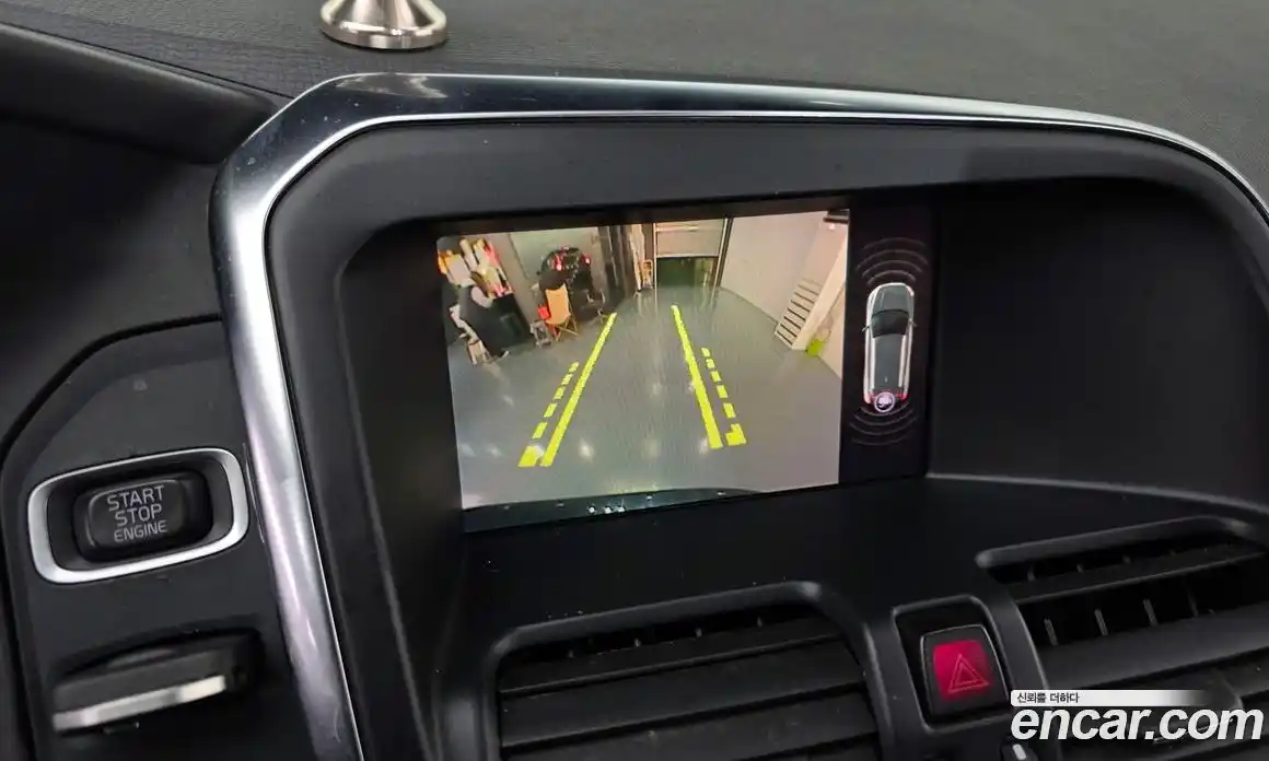 Volvo XC60 2017 2.0 Автомат в Москве № 164666, фото 13