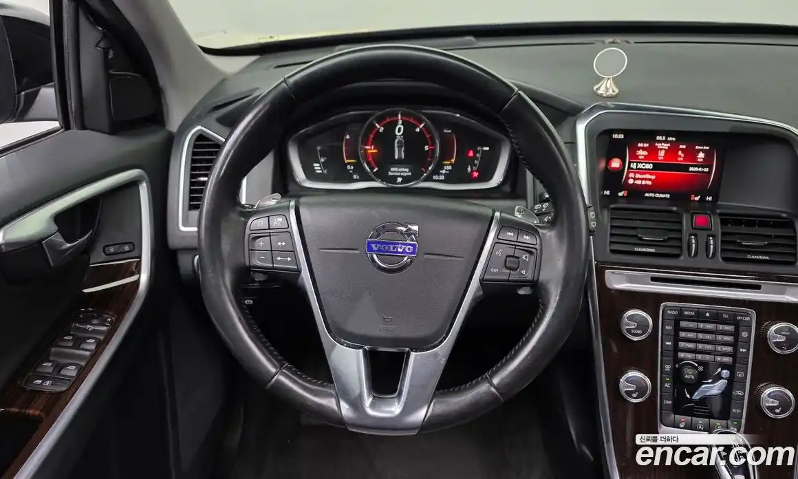 Volvo XC60 2017 2.0 Автомат в Москве № 164666, фото 17