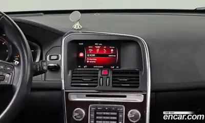 Volvo XC60 2017 2.0 Автомат в Москве № 164666, миниатюра 3