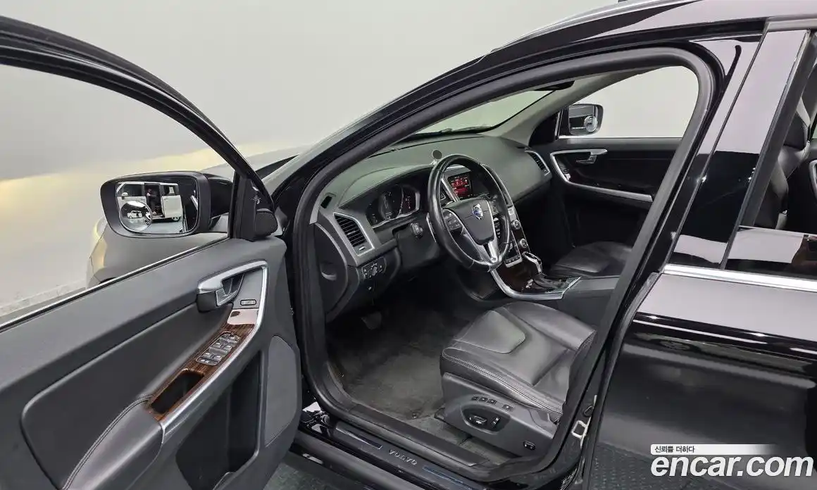 Volvo XC60 2017 2.0 Автомат в Москве № 164666, фото 5