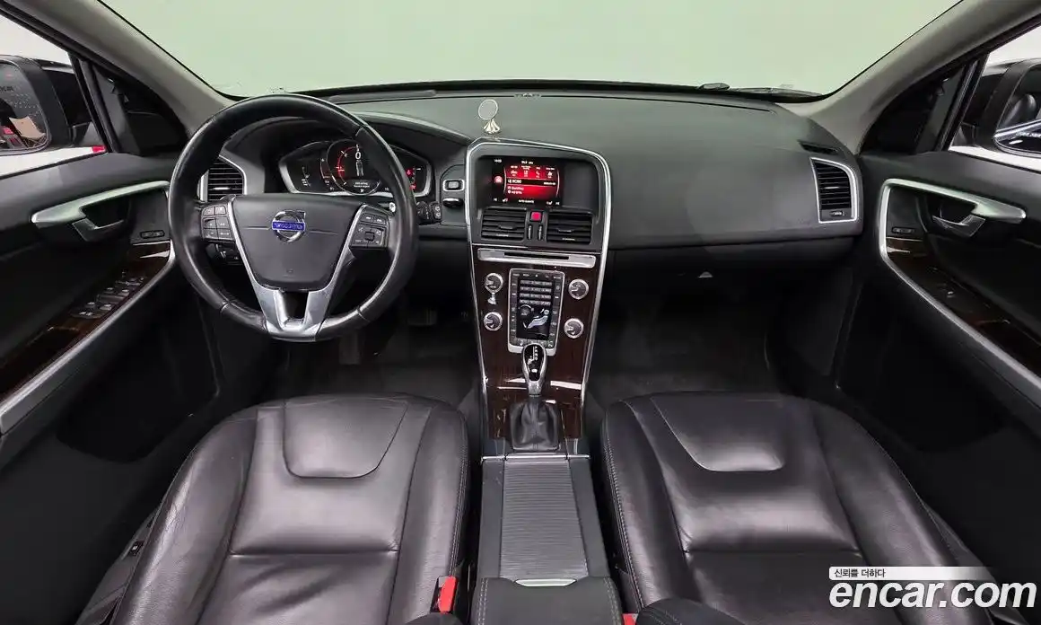 Volvo XC60 2017 2.0 Автомат в Москве № 164666, фото 6