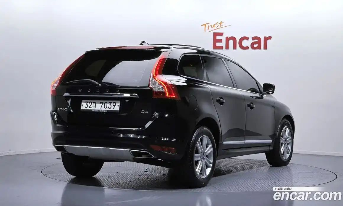 Volvo XC60 2017 2.0 Автомат в Москве № 164666, фото 10