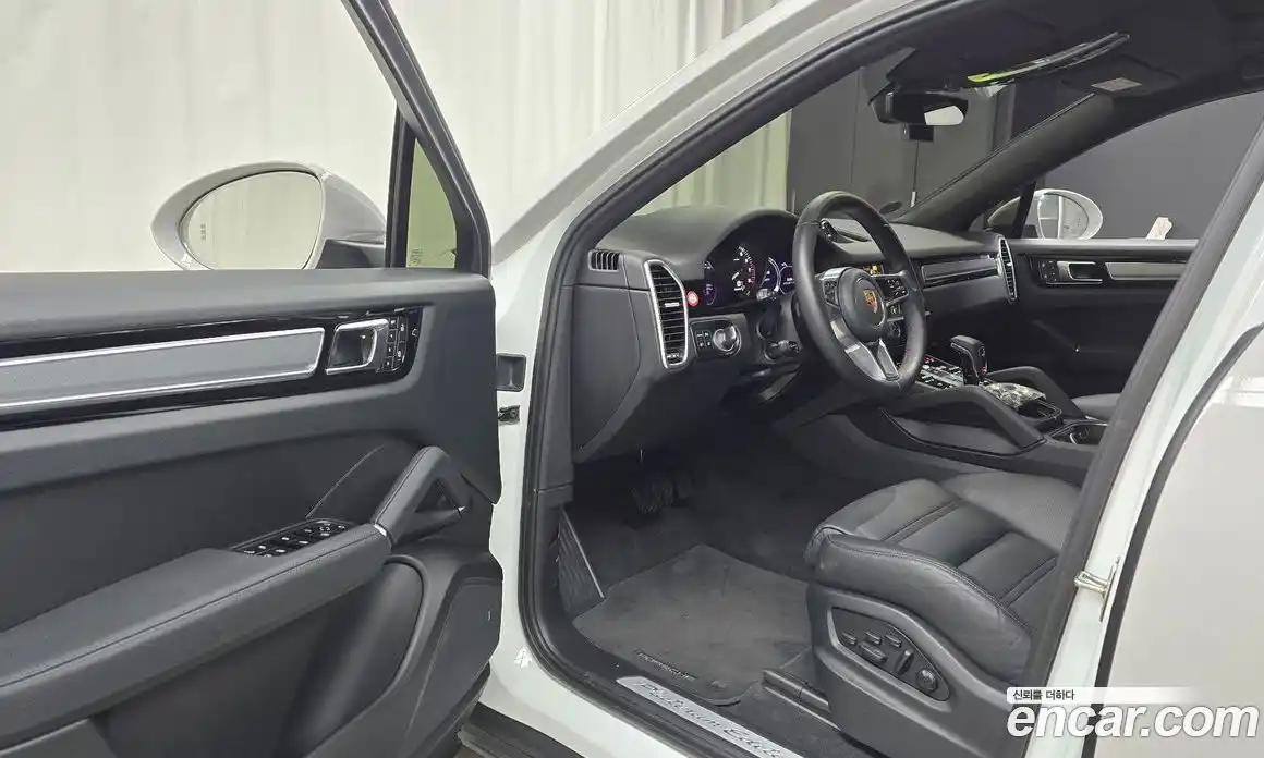 Porsche Cayenne 2023 3.0 Автомат в Москве № 165083, фото 5