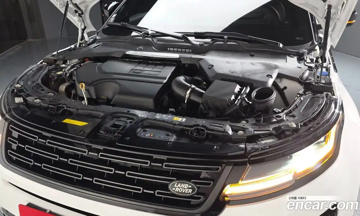 Land Rover Range-Rover Evoque 2024 2.0 Автомат в Москве № 165956, фото 16