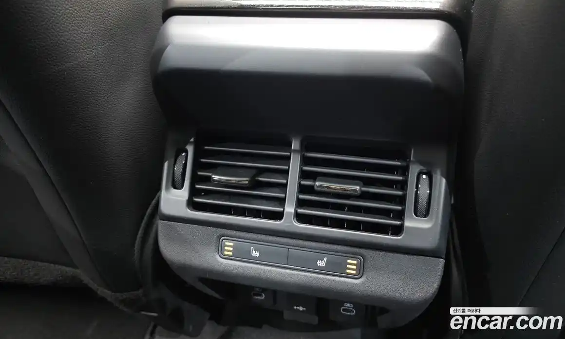 Land Rover Range-Rover Evoque 2024 2.0 Автомат в Москве № 165956, фото 18