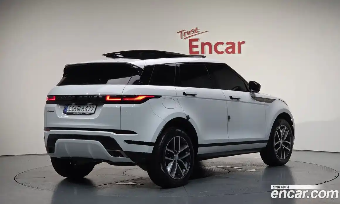 Land Rover Range-Rover Evoque 2024 2.0 Автомат в Москве № 165956, фото 8