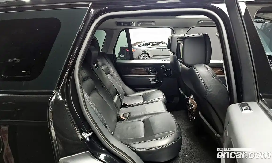 Land Rover Range-Rover 2018 4.4 Автомат в Москве № 166607, фото 12