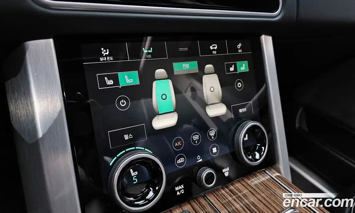 Land Rover Range-Rover 2018 4.4 Автомат в Москве № 166607, фото 19