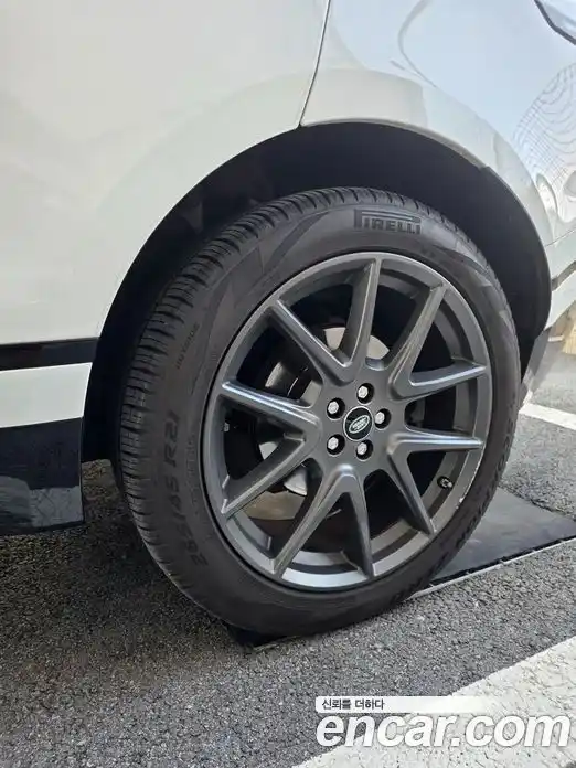 Land Rover Range-Rover Velar 2022 3.0 Автомат в Москве № 166826, фото 7