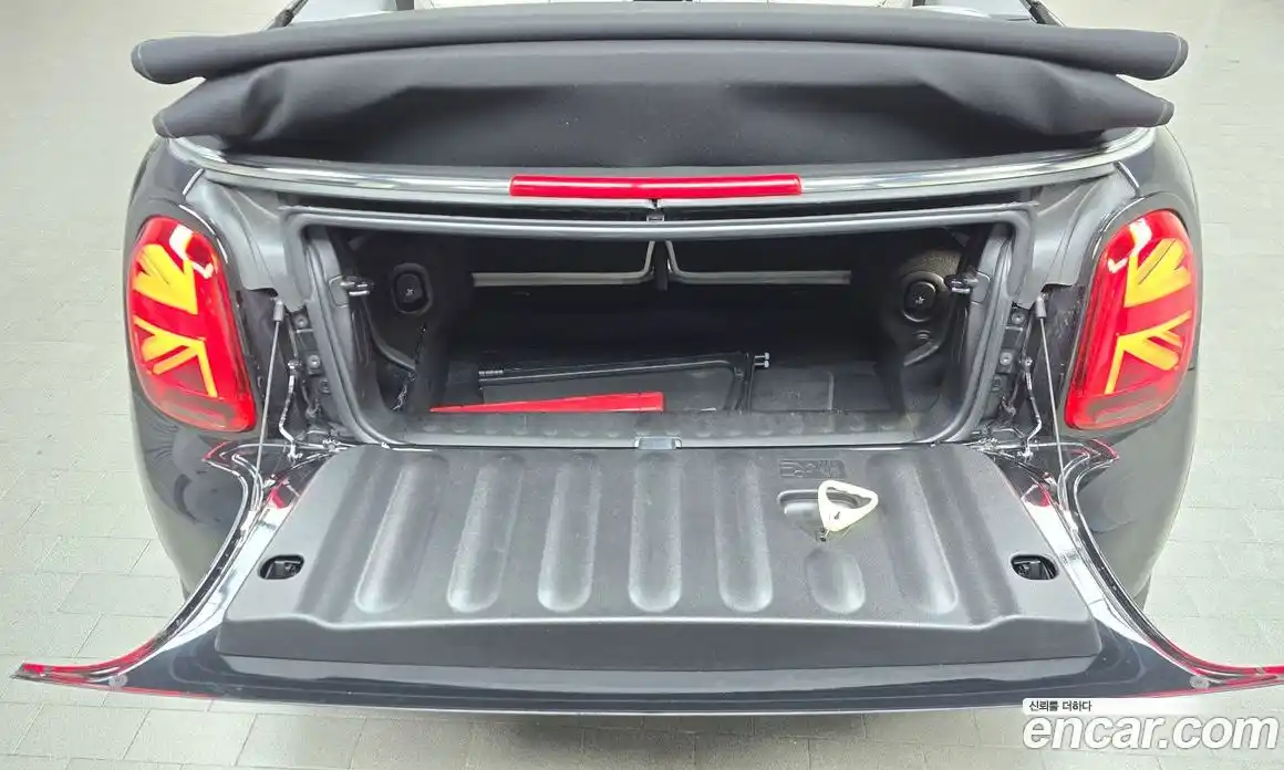 Mini Cooper Convertible 2023 2.0 Автомат в Москве № 167094, фото 15