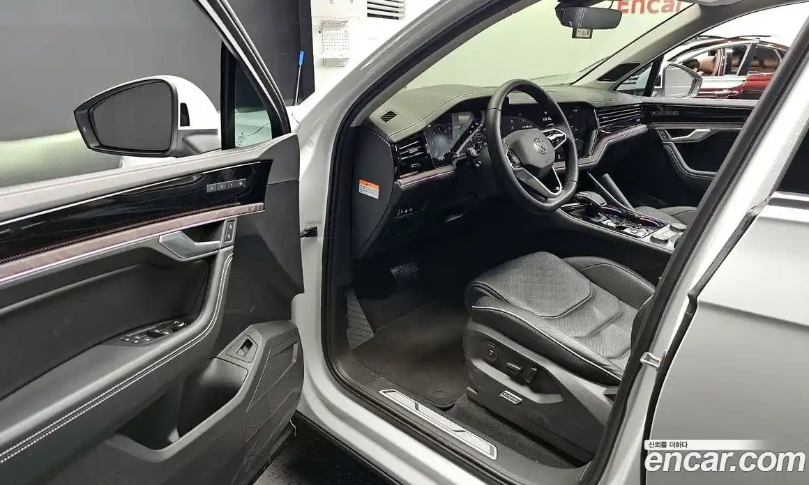 Volkswagen Touareg 2024 3.0 Автомат в Москве № 168388, фото 16