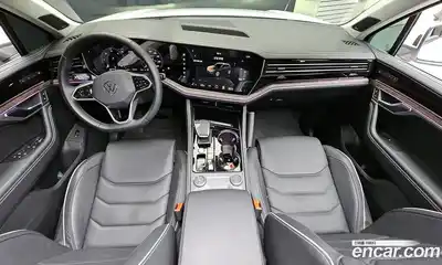 Volkswagen Touareg 2024 3.0 Автомат в Москве № 168388, миниатюра 2