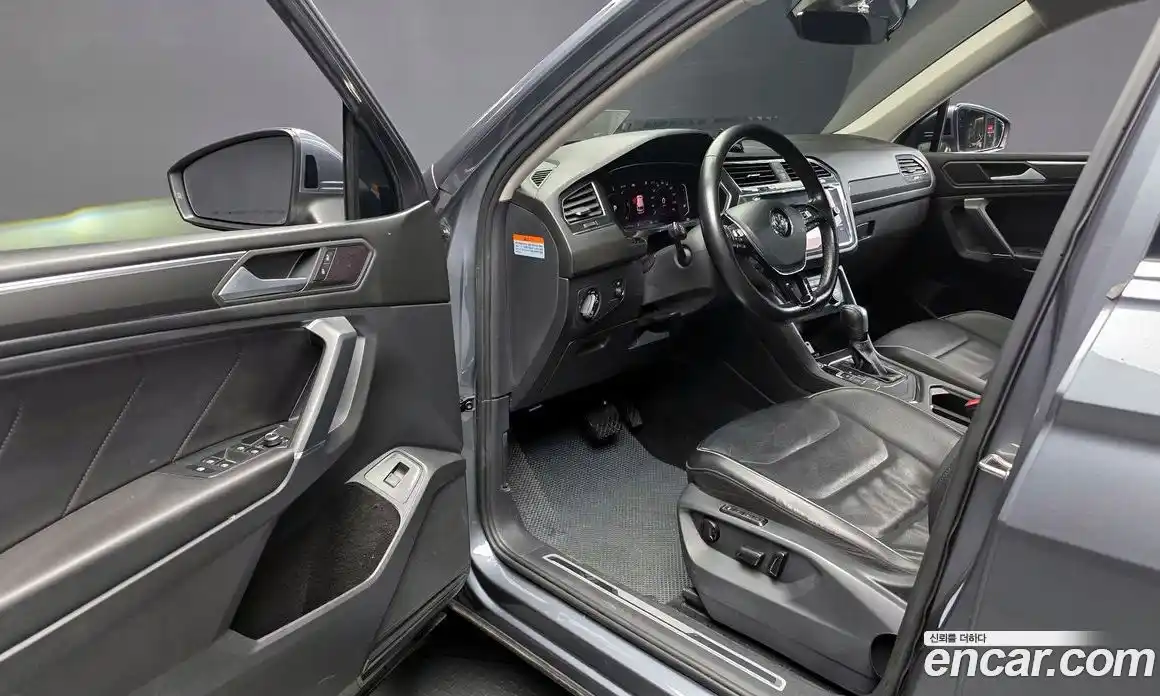 Volkswagen Tiguan 2020 2.0 Автомат в Москве № 169038, фото 16