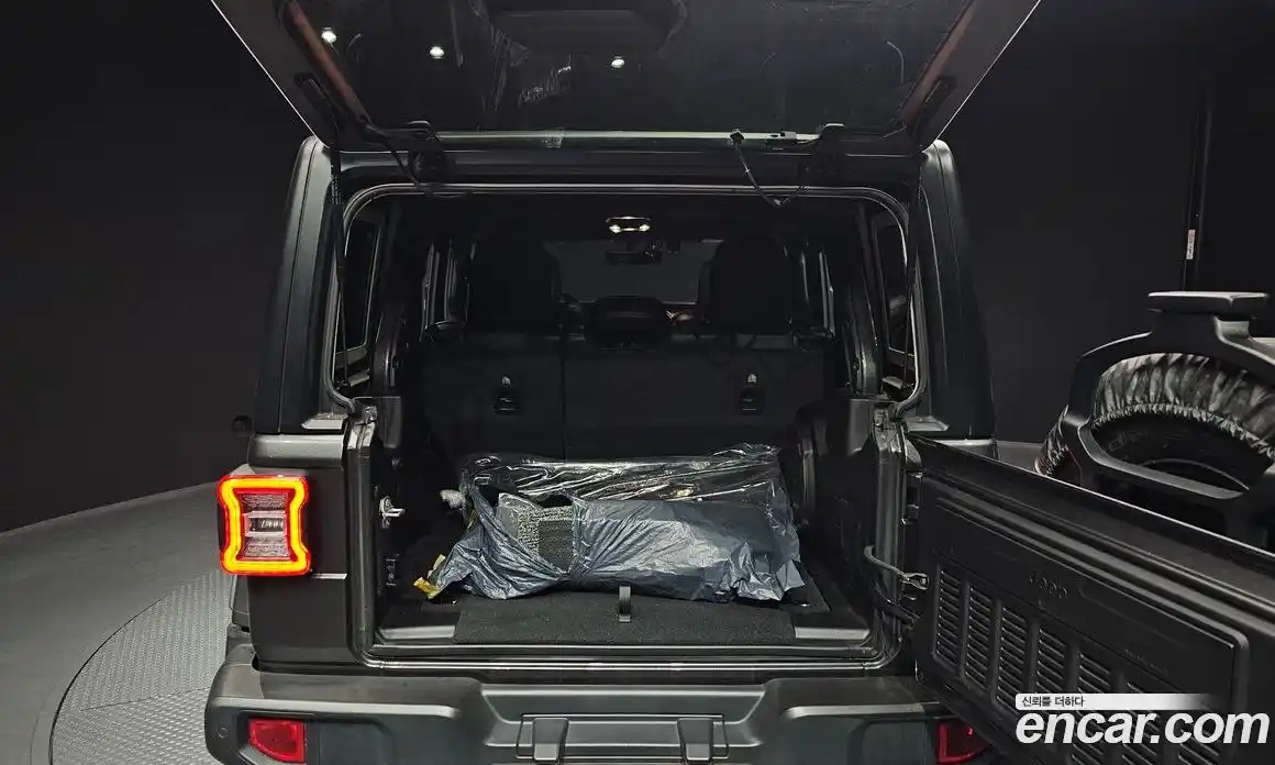 Jeep Wrangler 2023 2.0 Автомат в Москве № 169491, фото 5