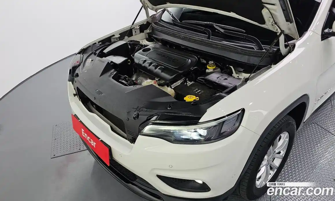 Jeep Cherokee 2019 2.4 Автомат в Москве № 169784, фото 17