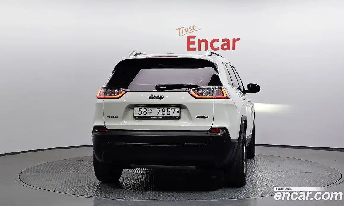 Jeep Cherokee 2019 2.4 Автомат в Москве № 169784, фото 5