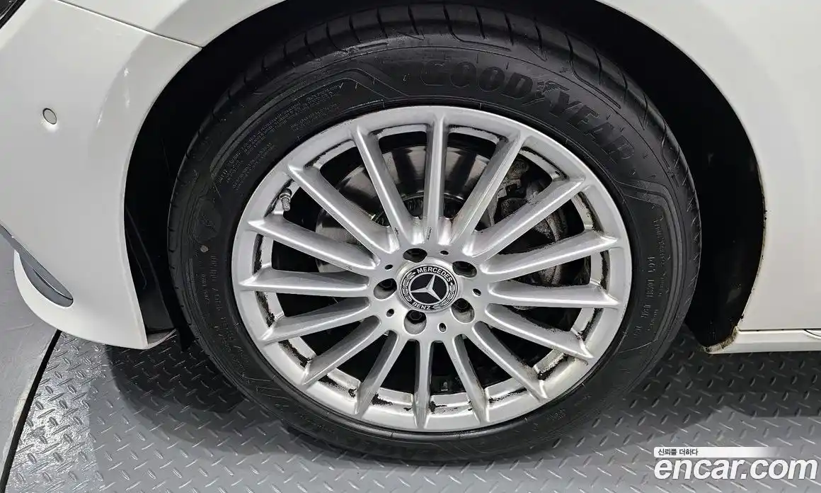 Mercedes-Benz E-Class 2022 2.0 Автомат в Москве № 175233, фото 9