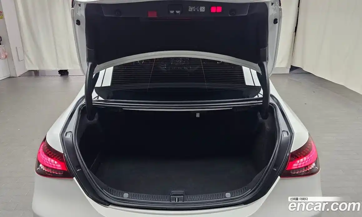 Mercedes-Benz E-Class 2023 2.0 Автомат в Москве № 176992, фото 15