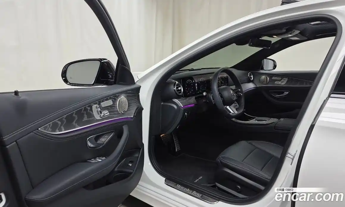 Mercedes-Benz E-Class 2023 2.0 Автомат в Москве № 176992, фото 4