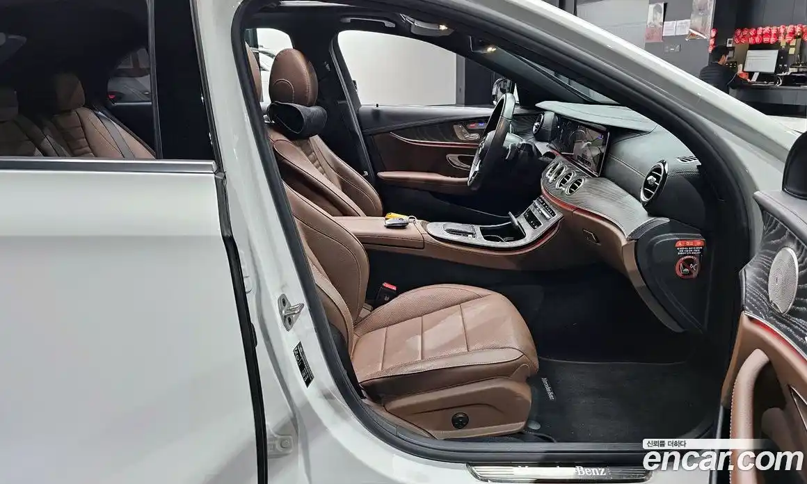 Mercedes-Benz E-Class 2023 2.0 Автомат в Москве № 178386, фото 11