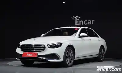 Mercedes-Benz E-Class 2023 2.0 Автомат в Москве № 178386, миниатюра 3