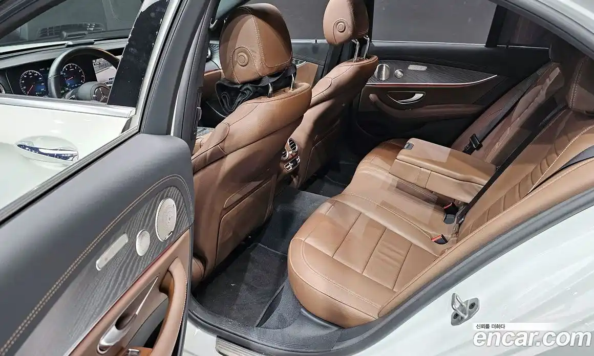 Mercedes-Benz E-Class 2023 2.0 Автомат в Москве № 178386, фото 6