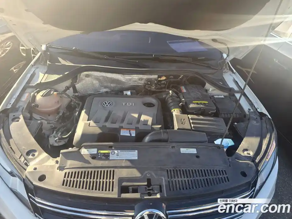 Volkswagen Tiguan 2015 2.0 Автомат в Москве № 182410, фото 14