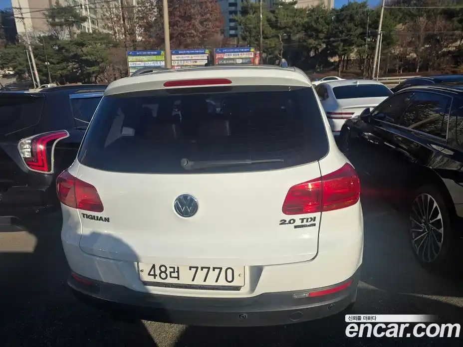Volkswagen Tiguan 2015 2.0 Автомат в Москве № 182410, фото 16
