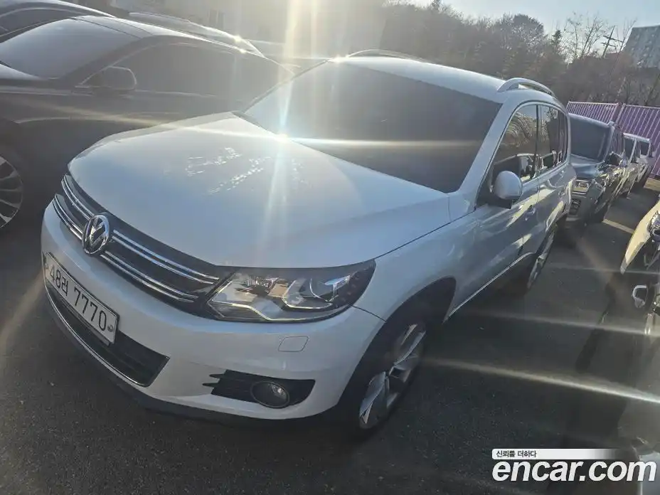 Volkswagen Tiguan 2015 2.0 Автомат в Москве № 182410, фото 18