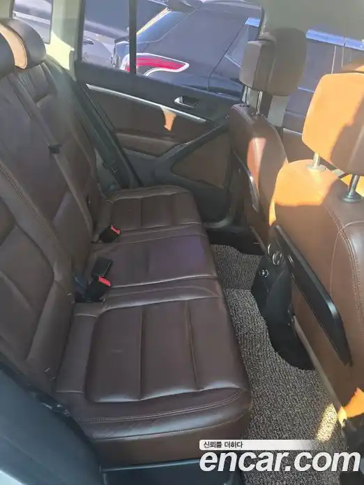 Volkswagen Tiguan 2015 2.0 Автомат в Москве № 182410, фото 20