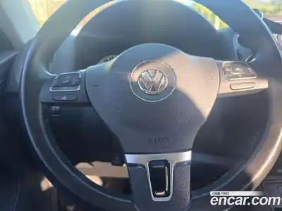 Volkswagen Tiguan 2015 2.0 Автомат в Москве № 182410, миниатюра 3