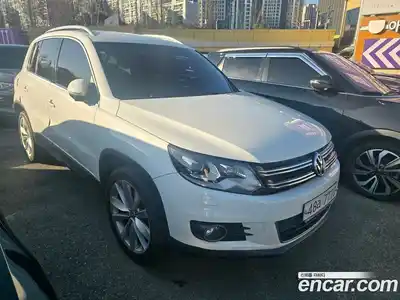 Volkswagen Tiguan 2015 2.0 Автомат в Москве № 182410, миниатюра 5