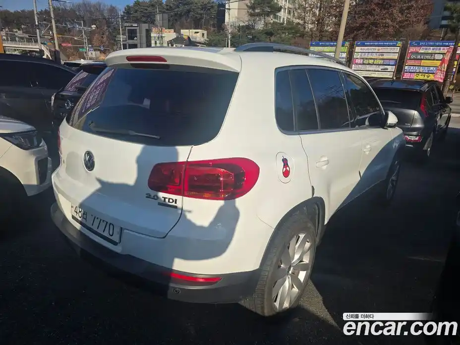 Volkswagen Tiguan 2015 2.0 Автомат в Москве № 182410, фото 7