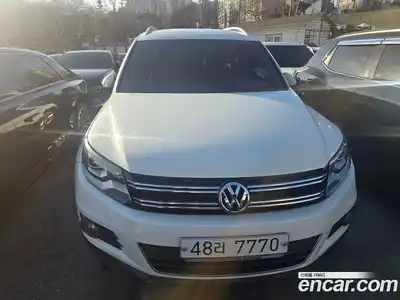 Volkswagen Tiguan 2015 2.0 Автомат в Москве № 182410, миниатюра 8