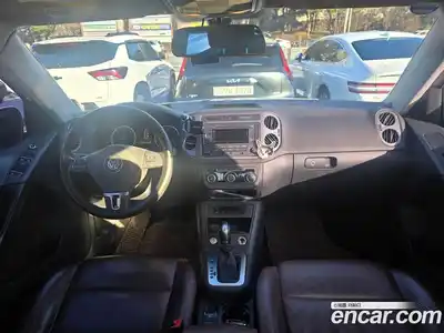 Volkswagen Tiguan 2015 2.0 Автомат в Москве № 182410, миниатюра 9