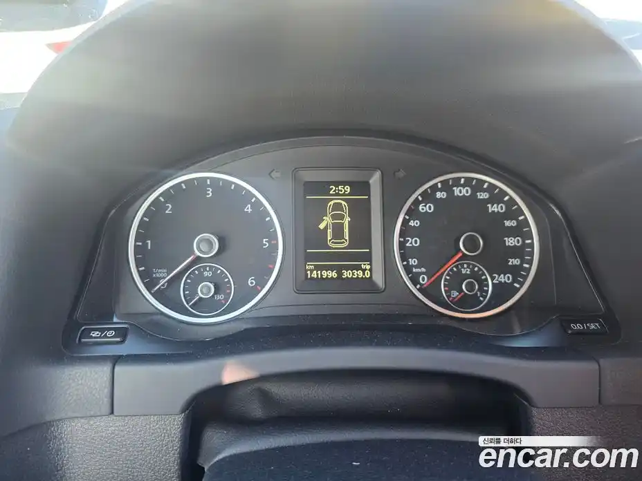 Volkswagen Tiguan 2015 2.0 Автомат в Москве № 182410, фото 10