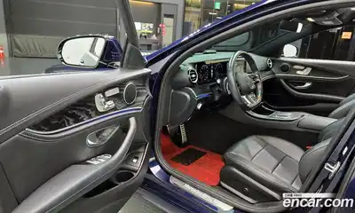 Mercedes-Benz E-Class 2021 1.9 Автомат в Москве № 195487, миниатюра 4