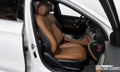 Mercedes-Benz E-Class 2021 2.0 Автомат в Москве № 195609, миниатюра 9