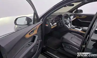 Audi Q7 2025 3.0 Автомат в Москве № 195956, миниатюра 2