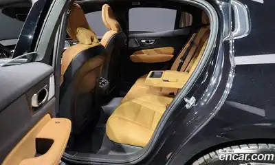 Volvo S60 2022 2.0 Автомат в Москве № 197032, миниатюра 4