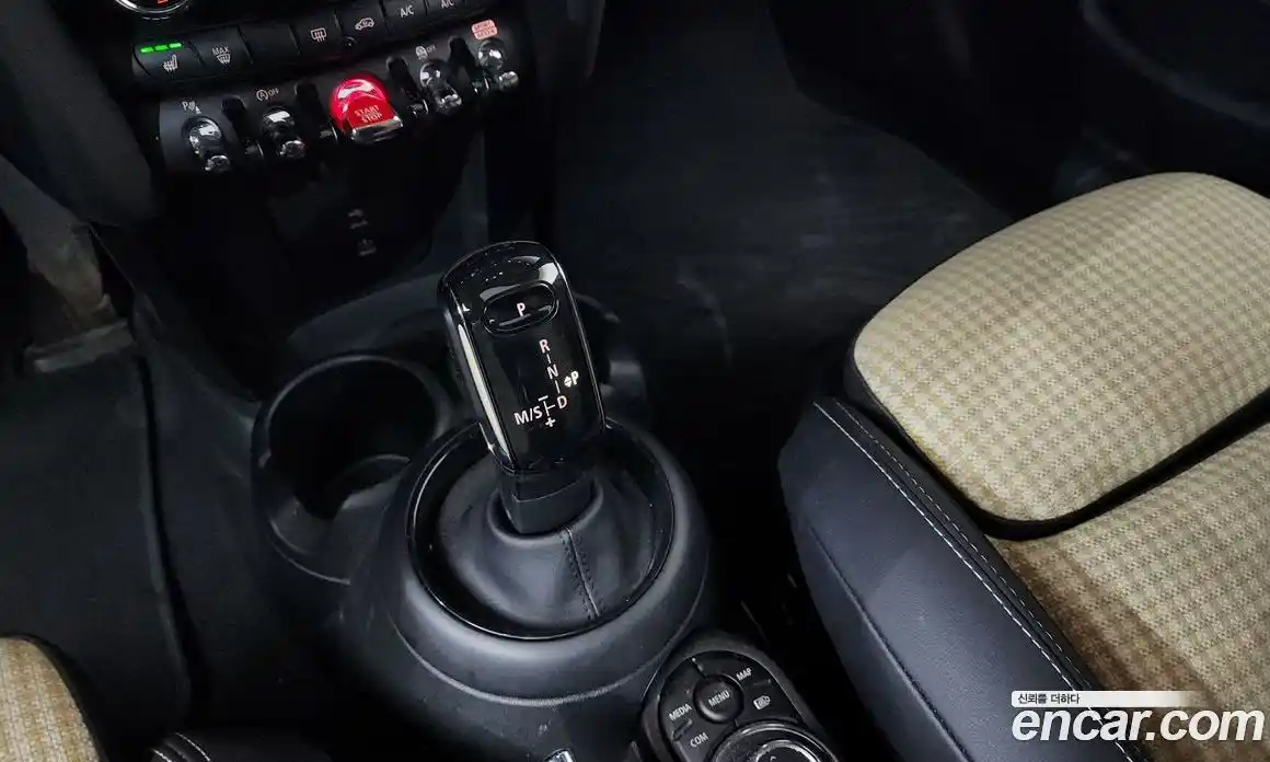 Mini Cooper 2023 2.0 Автомат в Москве № 198352, фото 18