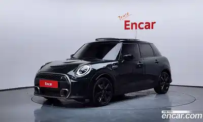 Mini Cooper 2023 2.0 Автомат в Москве № 198352, миниатюра 4
