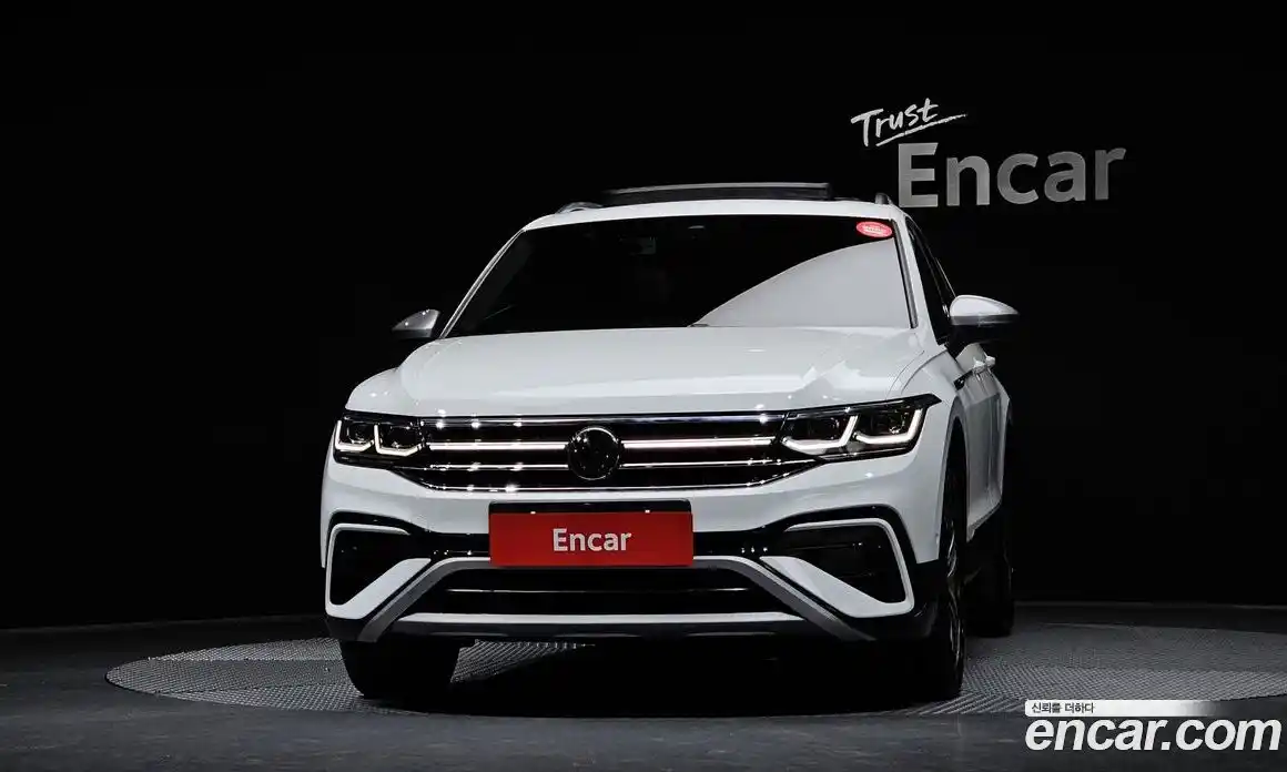 Volkswagen Tiguan 2023 2.0 Автомат в Москве № 198928, фото 8