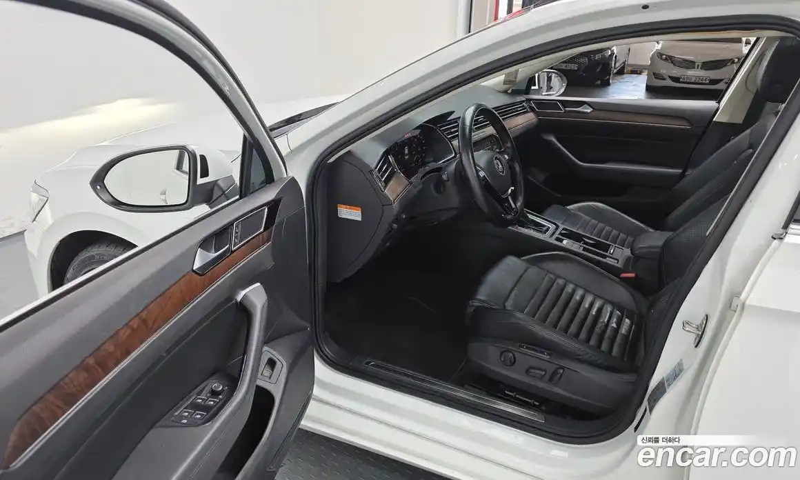 Volkswagen Passat 2018 2.0 Автомат в Москве № 199300, фото 12