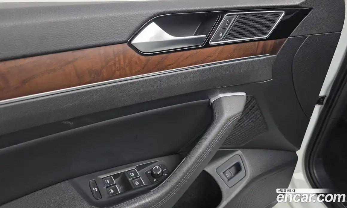 Volkswagen Passat 2018 2.0 Автомат в Москве № 199300, фото 14