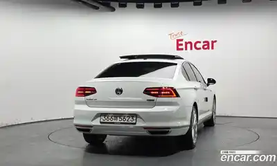 Volkswagen Passat 2018 2.0 Автомат в Москве № 199300, миниатюра 6